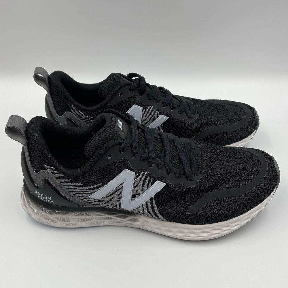 NWOT New Balance Black and Gray Athletic Shoes